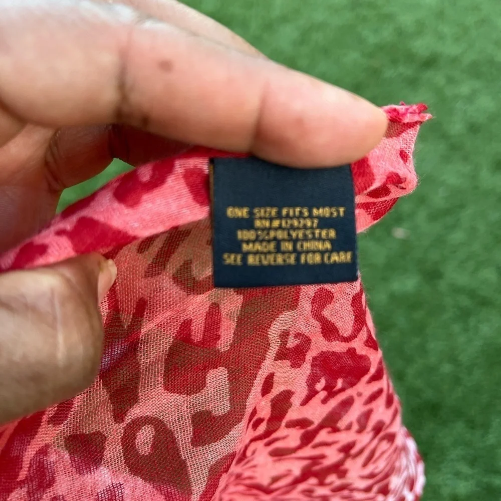 Women’s red & pink elegant red leopard print scarf OS